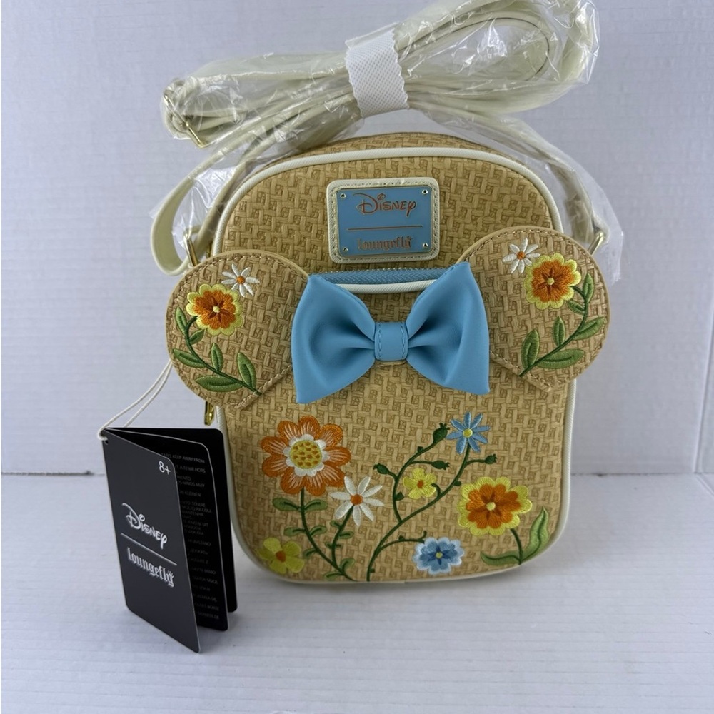 🦋🌸NWT Loungefly x Disney Raffia Floral Mini Crossbody🌸🦋